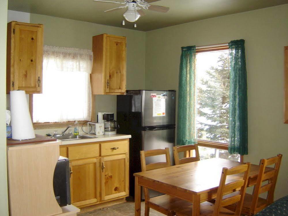 All Star Resort Madawaska Екстериор снимка